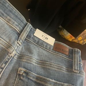 BRAND NEW Judy Blue jeans. Size 7